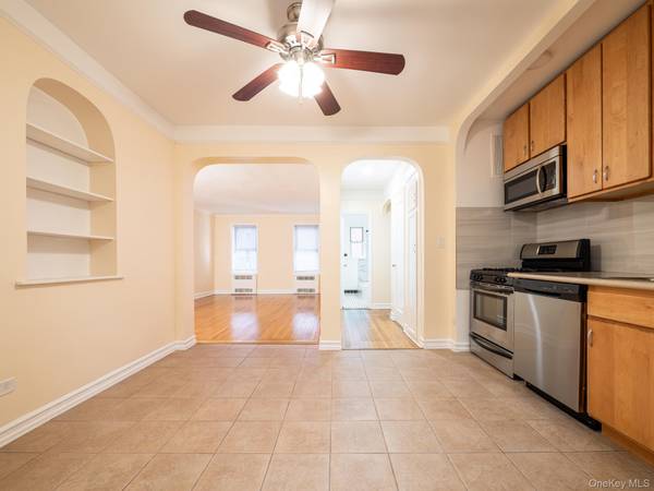 64-85 Saunders ST #A9, Rego Park, NY 11375