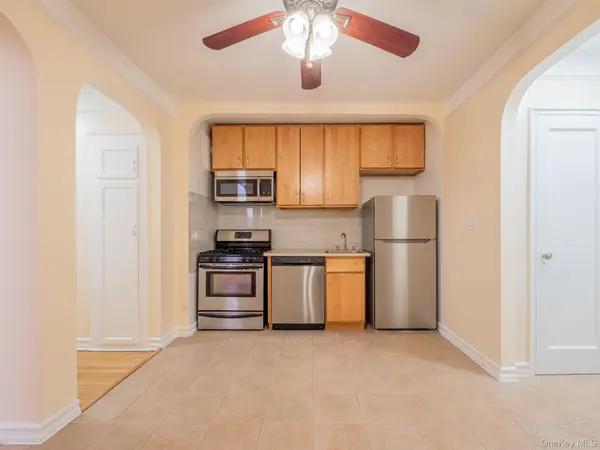 64-85 Saunders ST #A9, Rego Park, NY 11375