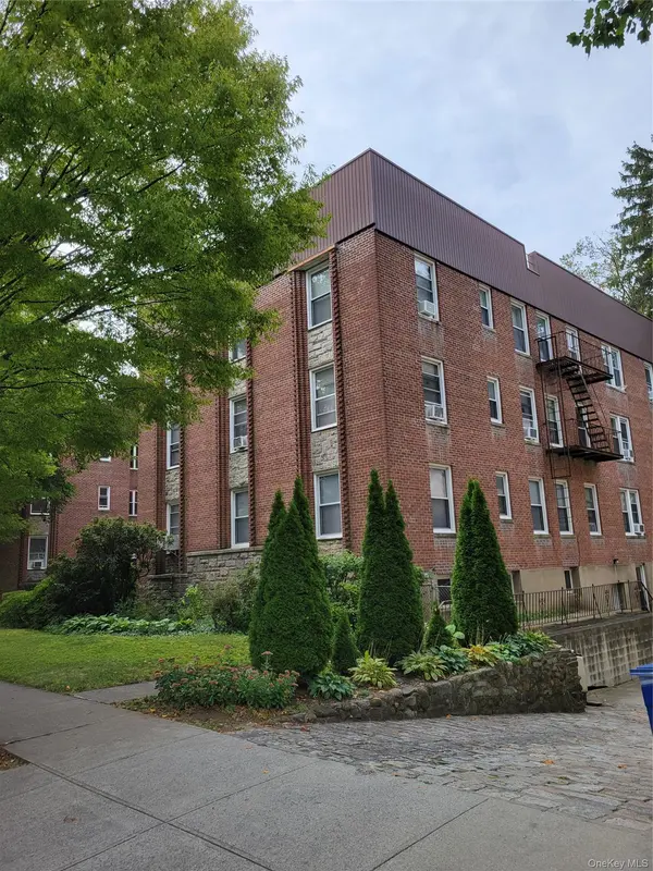 38-24 213th ST, Bayside, NY 11361