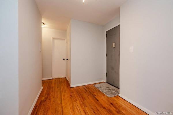 1332 Metropolitan AVE #4K, Bronx, NY 10462