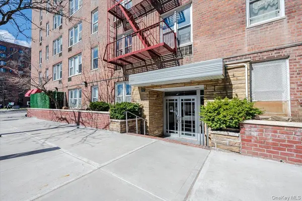 1332 Metropolitan AVE #4K, Bronx, NY 10462