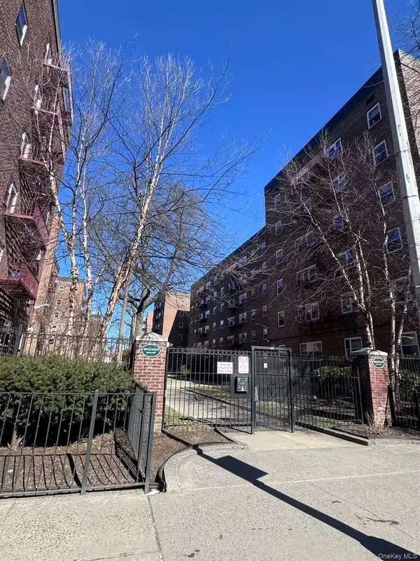 4459 Kissena BLVD #2J, Flushing, NY 11355
