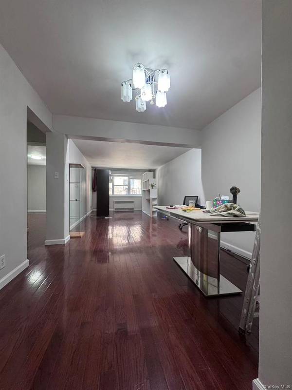 4459 Kissena BLVD #2J, Flushing, NY 11355