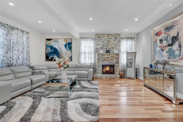 26 Hilbert ST, Hempstead, NY 11550