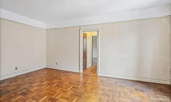 15517 Sanford AVE #2E, Flushing, NY 11355