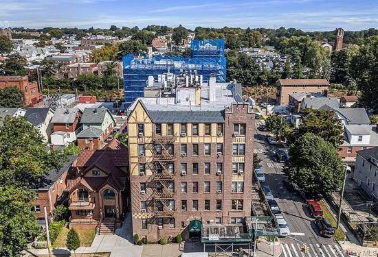 15517 Sanford AVE #2E, Flushing, NY 11355