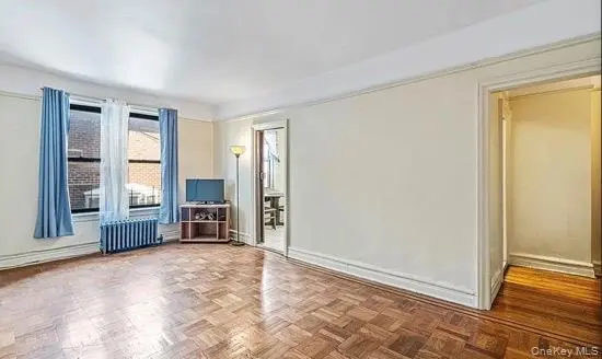 15517 Sanford AVE #2E, Flushing, NY 11355