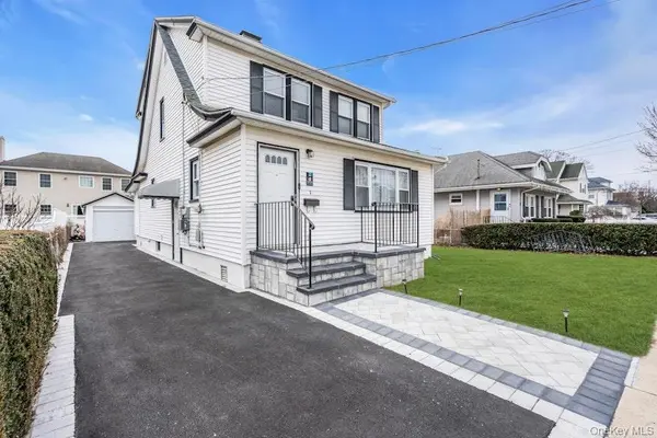 41 Jerome AVE, Mineola, NY 11501
