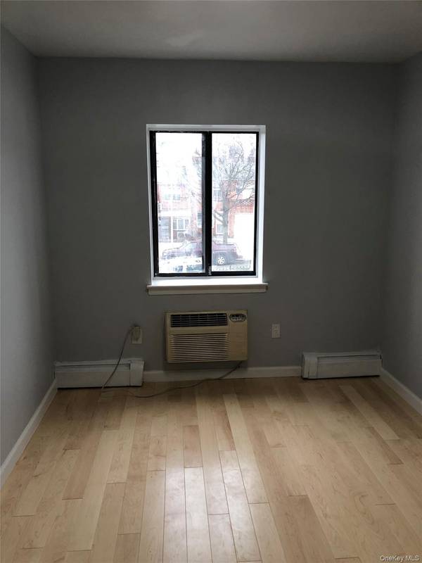 25-28 120th ST #C2B, Flushing, NY 11354