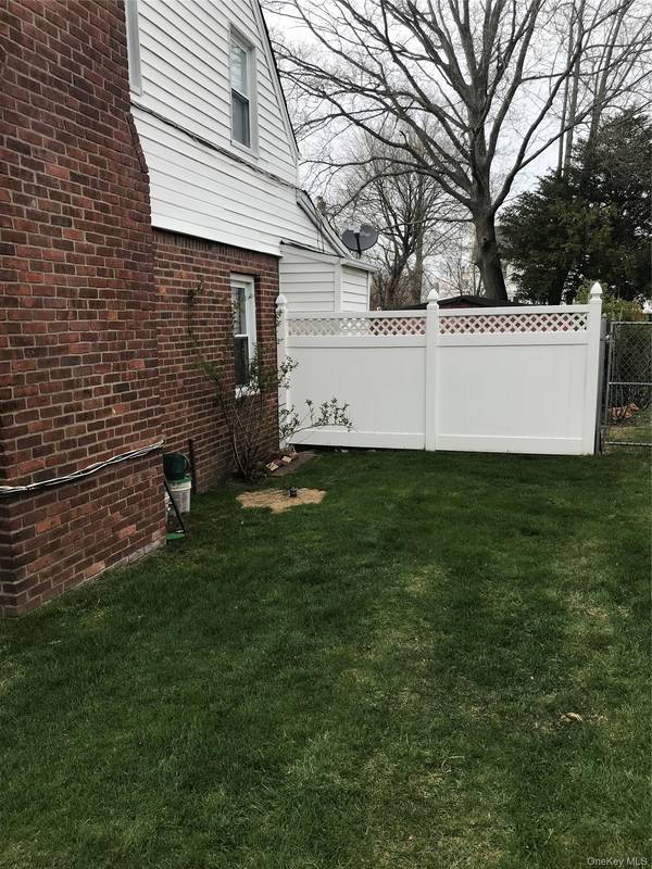 86 W Clinton AVE, Roosevelt, NY 11575