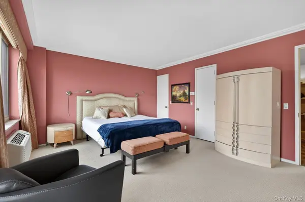 100 Hilton AVE #601, Garden City, NY 11530