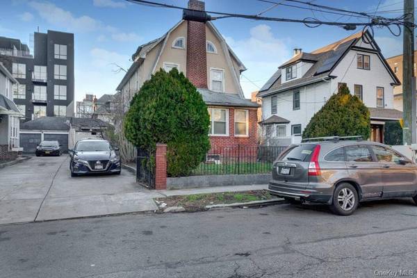 720 E 35th ST, Brooklyn, NY 11210