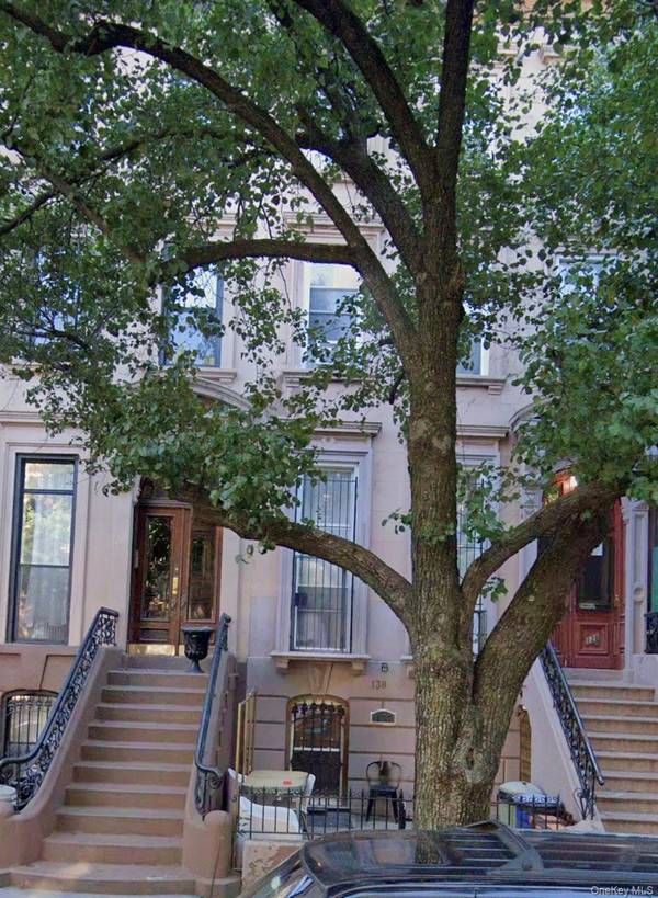 138 Saint James PL, Brooklyn, NY 11238