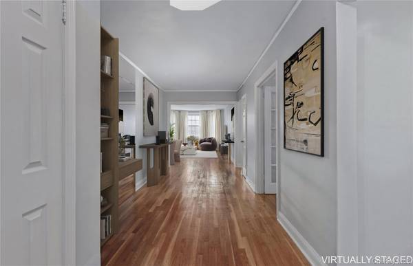 90 Knightsbridge RD #3N, Great Neck, NY 11021