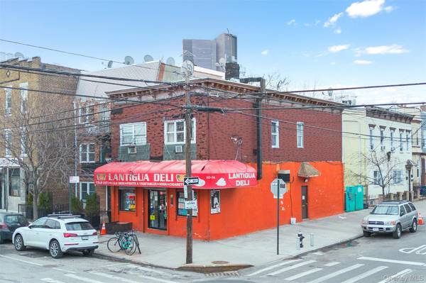 30-74 14th ST, Astoria, NY 11102