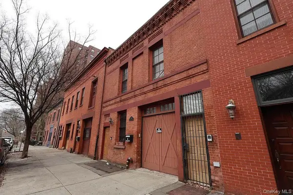 304 Waverly AVE, Brooklyn, NY 11205