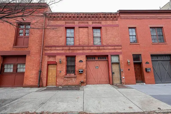 304 Waverly AVE, Brooklyn, NY 11205