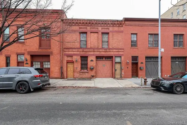 304 Waverly AVE, Brooklyn, NY 11205