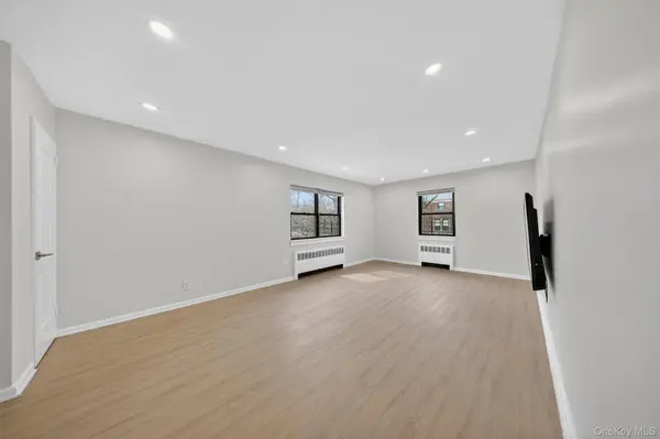 21910 75th AVE #256B2, Oakland Gardens, NY 11364