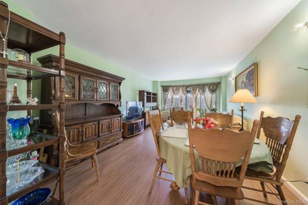 85-15 Main ST #3E, Briarwood, NY 11435