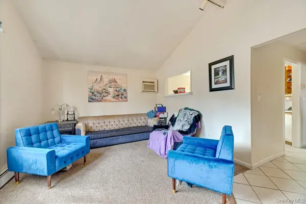 128 Magnolia DR, Mastic Beach, NY 11951