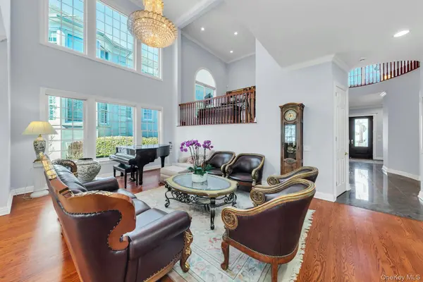 58 Stone Hill DR, Manhasset, NY 11030