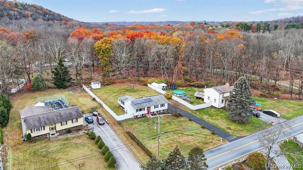 91 Velie RD, Lagrangeville, NY 12540