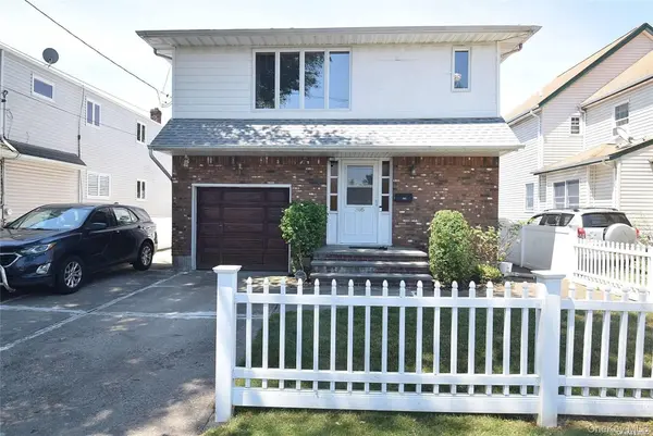 305 S 10th ST, New Hyde Park, NY 11040