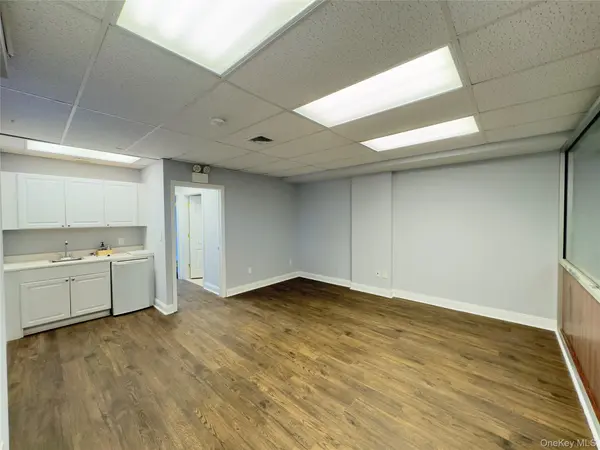 42-22 213 Street level1 bayside, Bayside, NY 11361