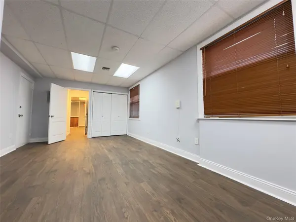 42-22 213 Street level1 bayside, Bayside, NY 11361