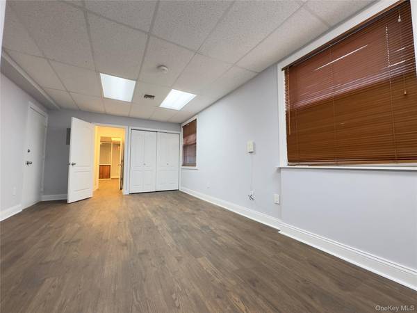 42-22 213 Street level1 bayside, Bayside, NY 11361