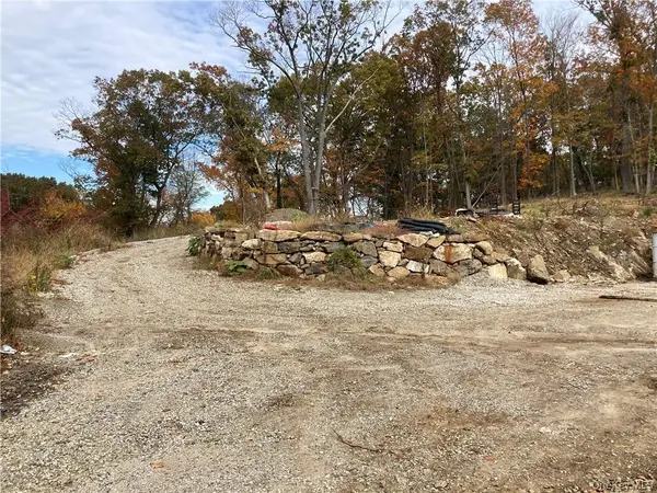 6 Duffys Bridge RD, Katonah, NY 10536