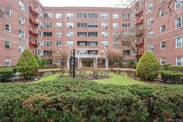 67-38 108th ST #C17,  Forest Hills,  NY 11375