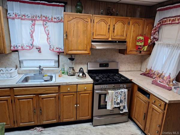 103-26 170th ST, Jamaica, NY 11433