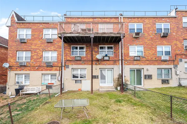 56-18 Cloverdale BLVD, Bayside, NY 11364