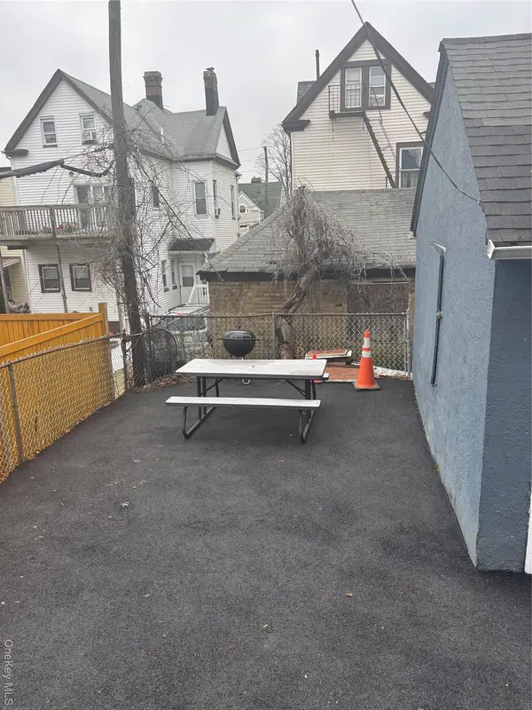 302 S 5th AVE, Mount Vernon, NY 10550