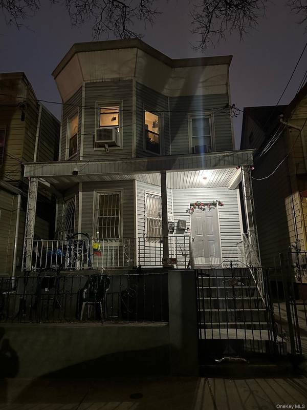 35-44 100 st. street, Corona, NY 11368
