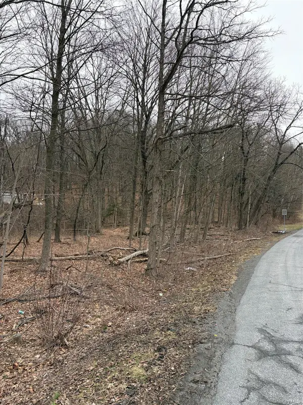 3748 US Highway 9W, Highland, NY 12528