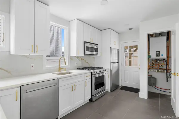 36 Kildare RD, Island Park, NY 11558