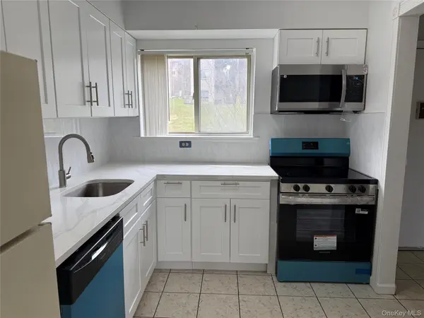 26 Cooper Road #811, Poughkeepsie, NY 12603