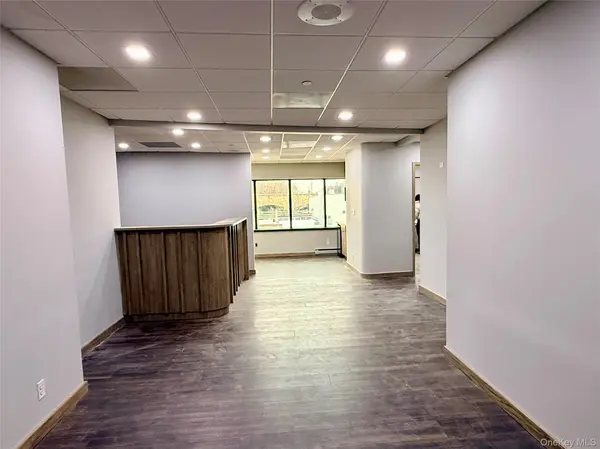 3 School ST #202, Glen Cove, NY 11542