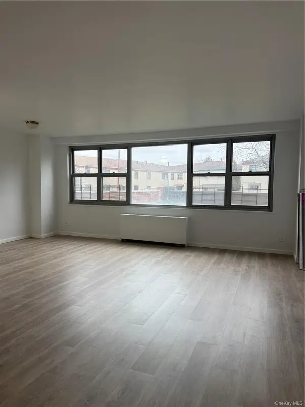 61-20 Grand Central Pkwy #A 106, Forest Hills, NY 11375