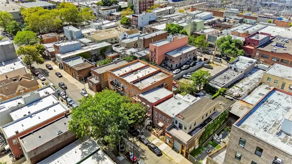 35-30 10th ST, Astoria, NY 11106