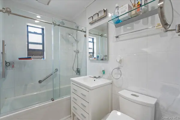 7343 217th ST #366B1, Oakland Gardens, NY 11364
