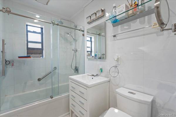 7343 217th ST #366B1, Oakland Gardens, NY 11364