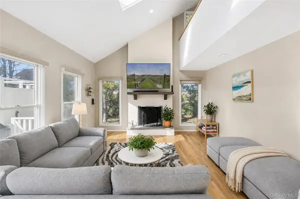 39 Tanners Neck LN, Westhampton, NY 11977