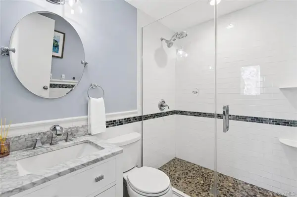 39 Tanners Neck LN, Westhampton, NY 11977
