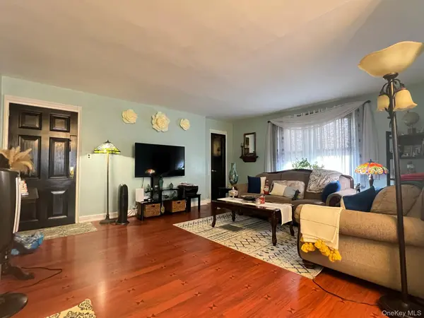 19640 67th AVE #2nd FL, Fresh Meadows, NY 11365