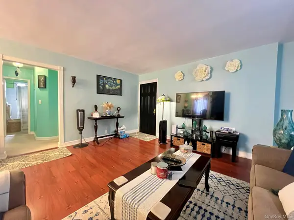 19640 67th AVE #2nd FL, Fresh Meadows, NY 11365