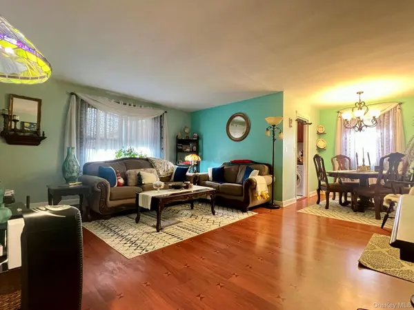 19640 67th AVE #2nd FL, Fresh Meadows, NY 11365